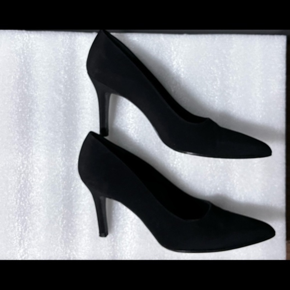 Stuart WEITZMan vintage black pump leather sole